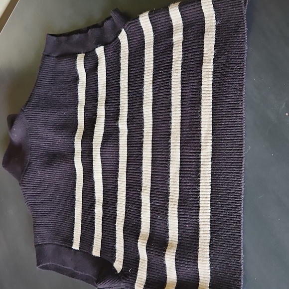 Zara Black and Cream Zip-Up Sweater - Picture 3 of 3